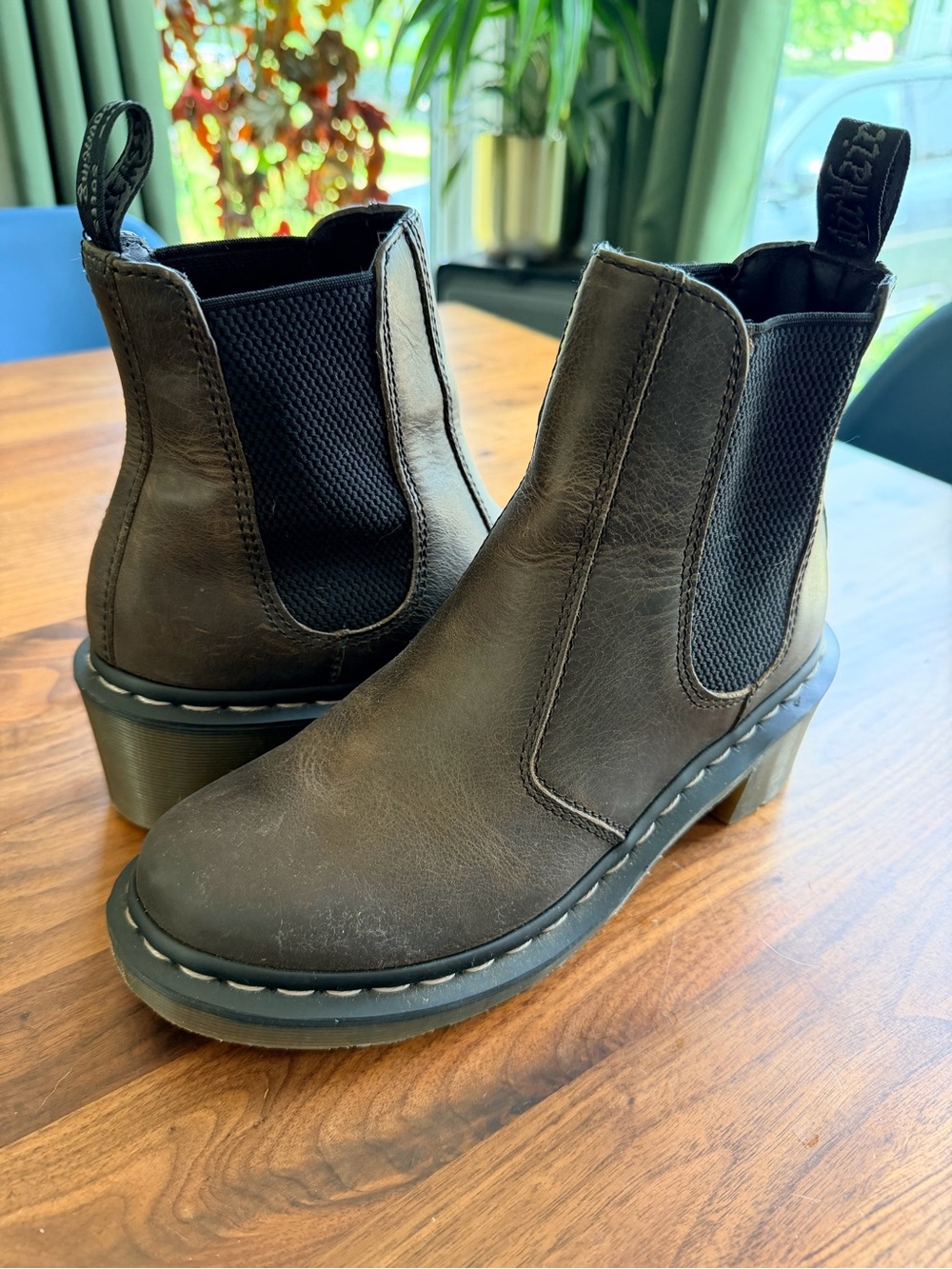 Dr Martens Women’s Cadence Chelsea Ankle Boots in Dark Brown - size 7